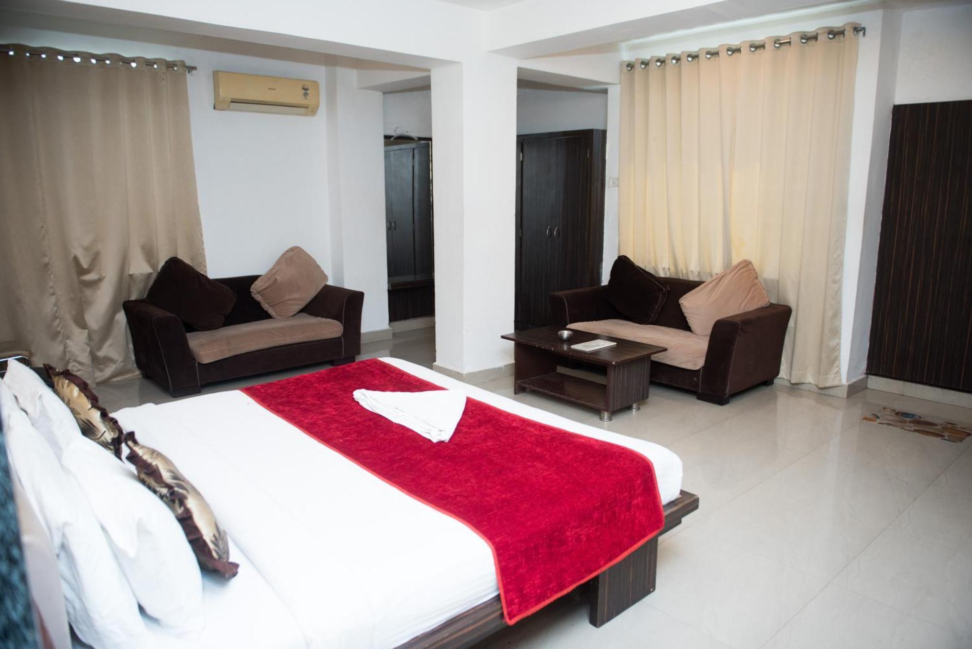 Hotel Balaji Central Ratlam Экстерьер фото