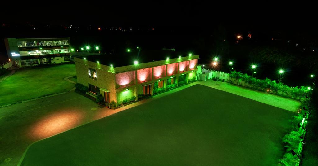 Hotel Balaji Central Ratlam Экстерьер фото