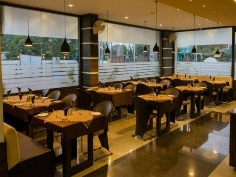 Hotel Balaji Central Ratlam Экстерьер фото